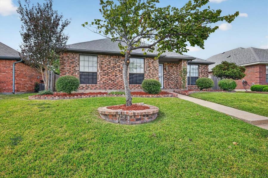 Property photo for 7205 Teal Drive, Fort Worth, TX