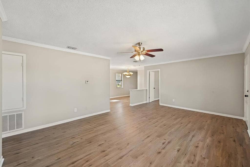 2367 Royal Drive E, Chandler, TX 75758