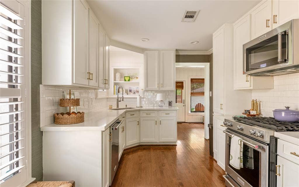 7806 Morton Street, Dallas, TX 75209
