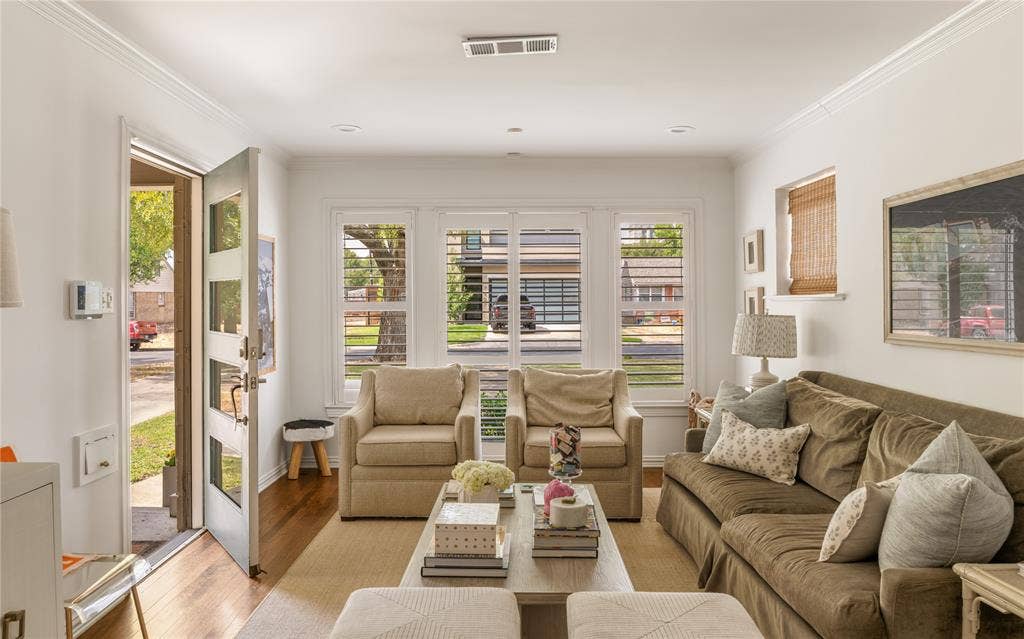 7806 Morton Street, Dallas, TX 75209