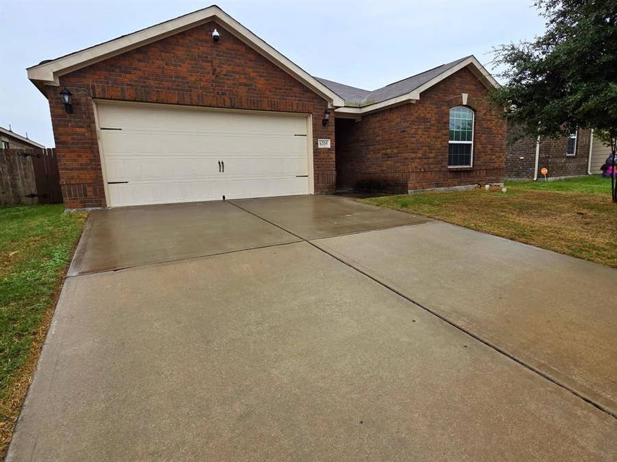 Property photo for 6205 Verdon Gorge Drive, Fort Worth, TX