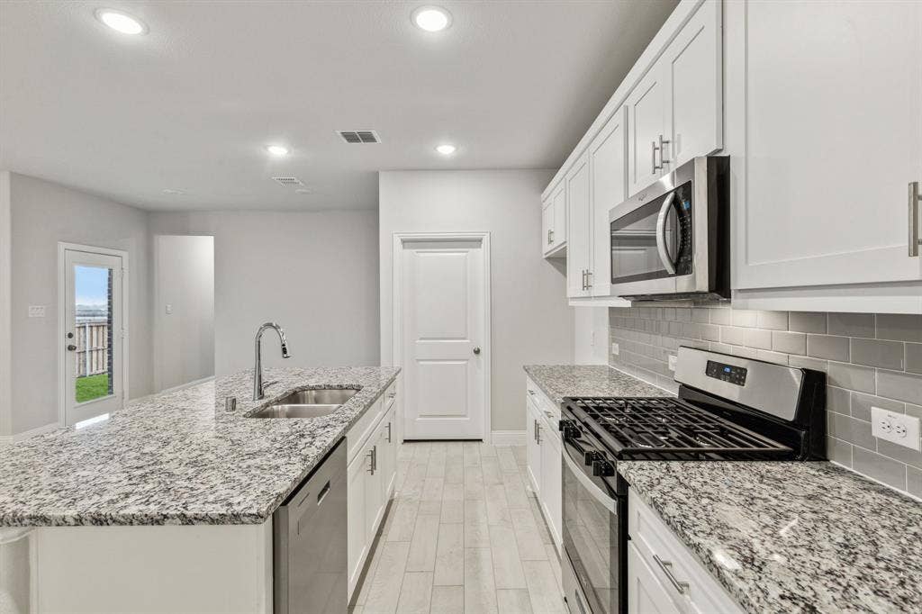 901 Portina Drive, Anna, TX 75409