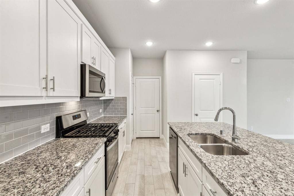 901 Portina Drive, Anna, TX 75409