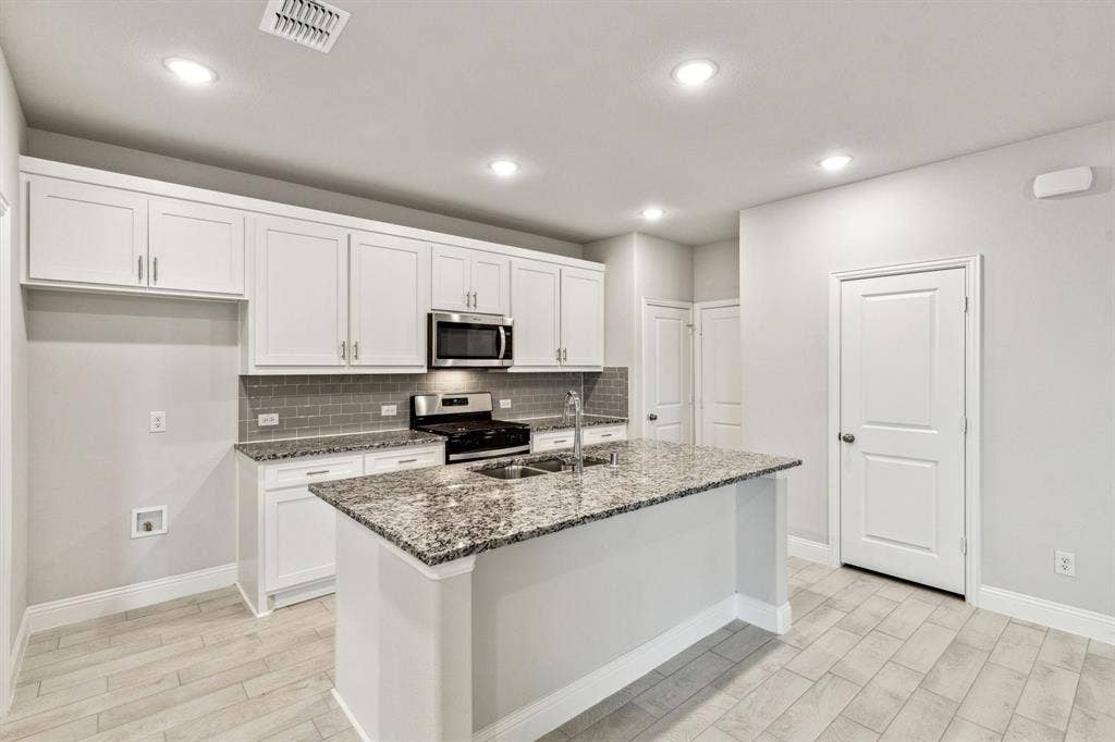 901 Portina Drive, Anna, TX 75409