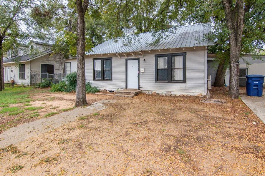 Property photo for 1703 10th Street, Brownwood, TX