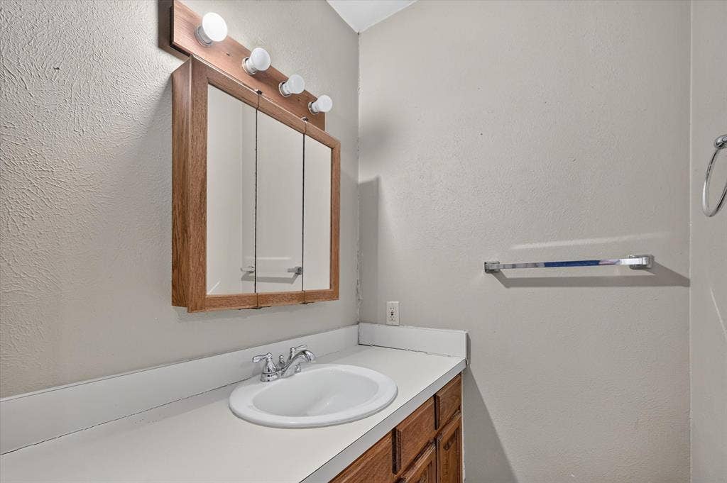 Bathroom 3 in apartment