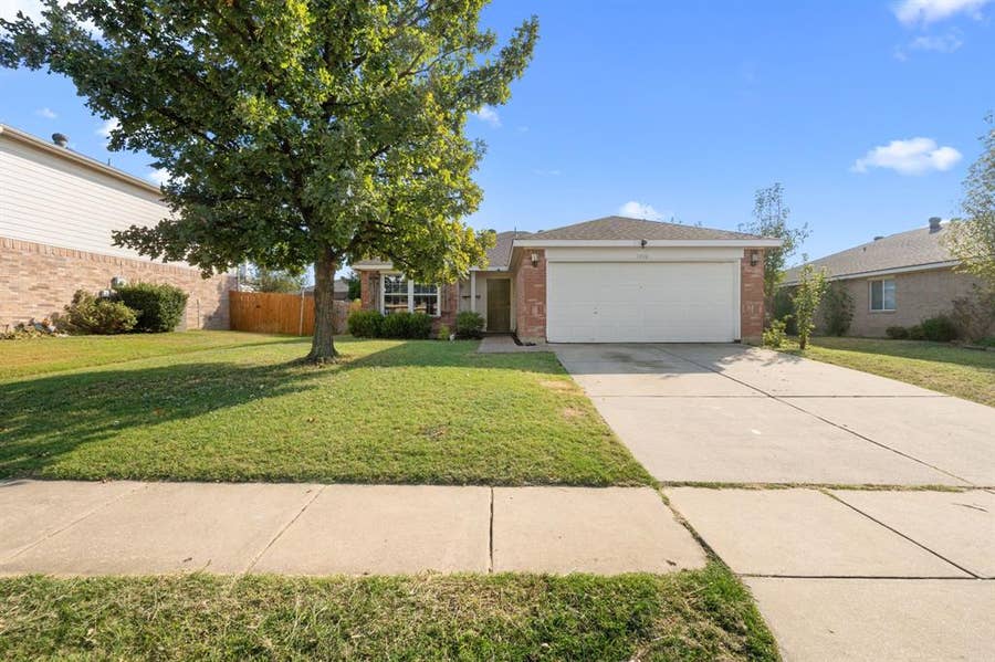 Property photo for 1406 Wenatchee Drive, Krum, TX