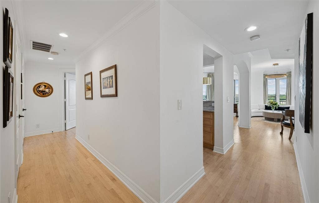 3401 Lee Parkway, #1008, Dallas, TX 75219 3401 Lee Parkway, #1008, Dallas, TX 75219