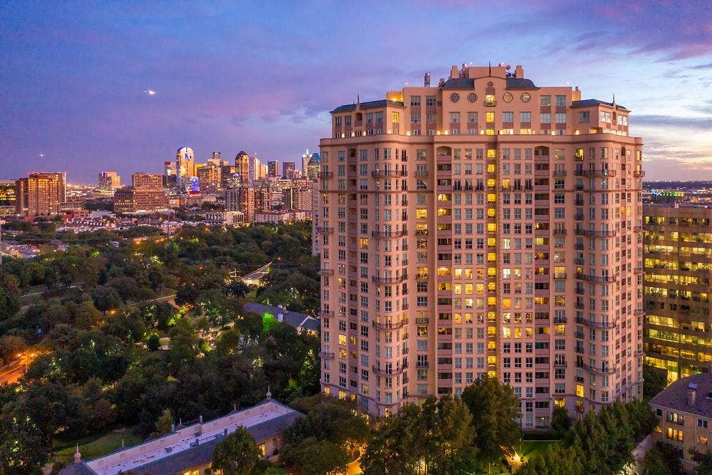 3401 Lee Parkway, #1008, Dallas, TX 75219 3401 Lee Parkway, #1008, Dallas, TX 75219