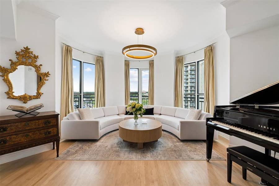 Property photo for 3401 Lee Parkway, #1008, Dallas, TX