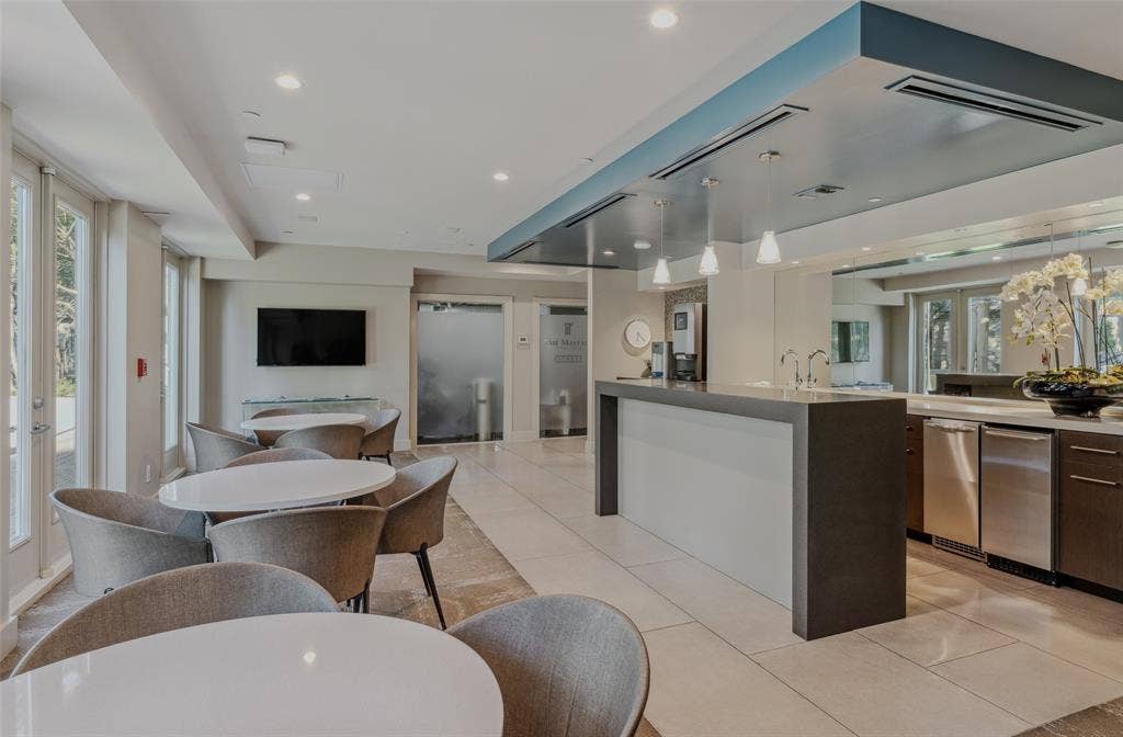 3401 Lee Parkway, #1008, Dallas, TX 75219 3401 Lee Parkway, #1008, Dallas, TX 75219