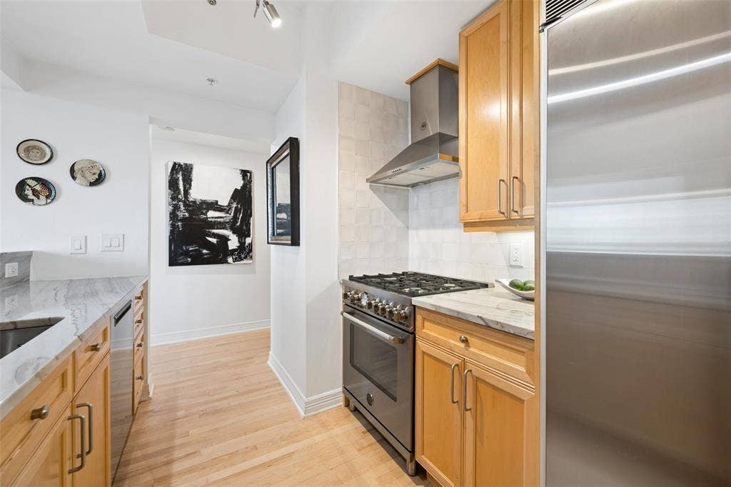 3401 Lee Parkway, #1008, Dallas, TX 75219 3401 Lee Parkway, #1008, Dallas, TX 75219