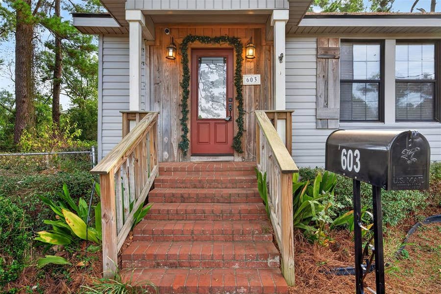 Property photo for 603 Lincoln Avenue, Mansfield, LA
