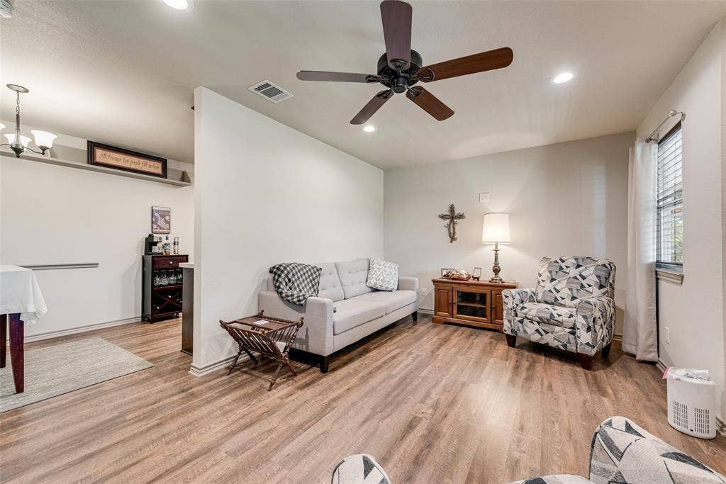 2411 W Fm 813, Palmer, TX 75152 Triplex