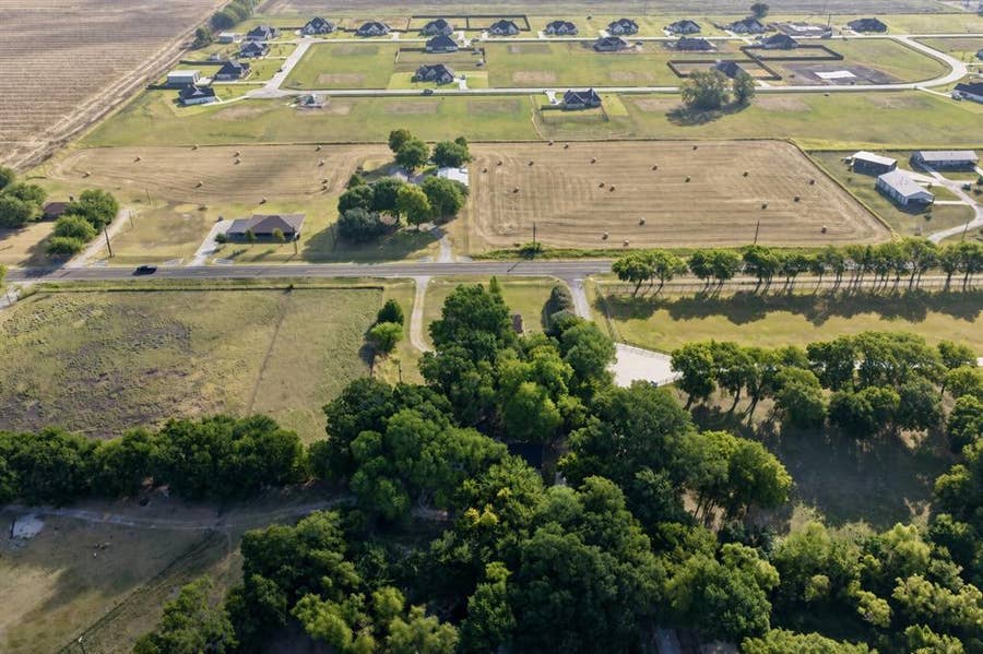 Property photo for 2411 W Fm 813, Palmer, TX