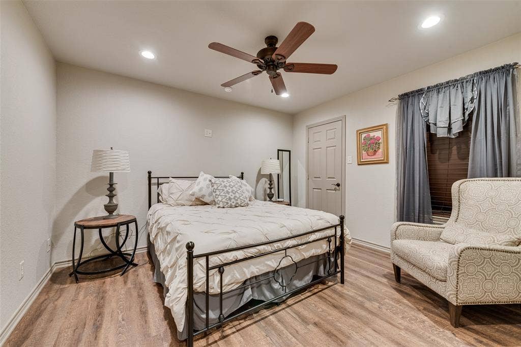 2411 W Fm 813, Palmer, TX 75152 Triplex