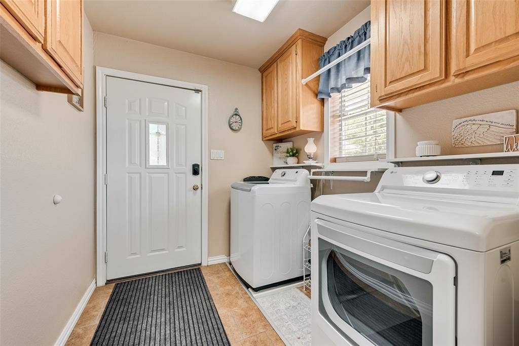 2411 W Fm 813, Palmer, TX 75152 Triplex