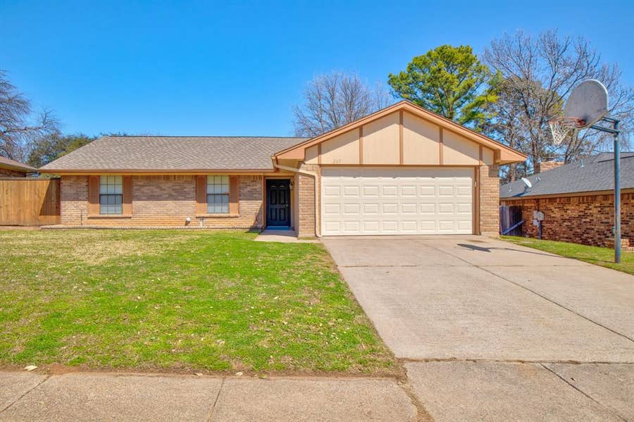 Property photo for 207 Ginger Lane, Euless, TX