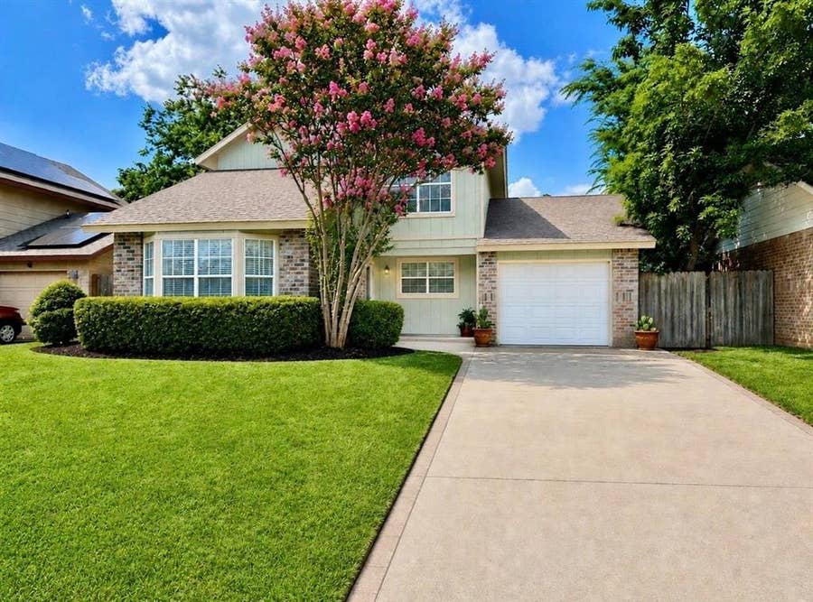 Property photo for 4617 Waterway Drive N, Fort Worth, TX