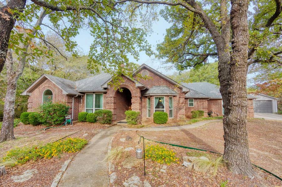Property photo for 950 Emerald Sound Boulevard, Oak Point, TX