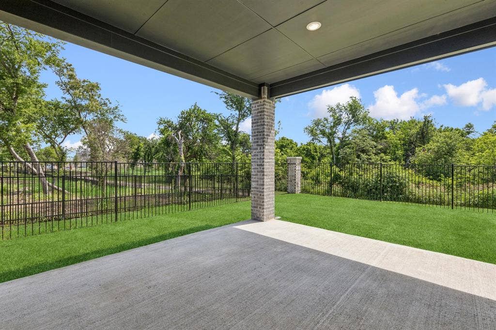 4736 Carina Road, McKinney, TX 75071 Covered Patio in the Da Vinci II home plan – REPRESENTATIVE PHOTO