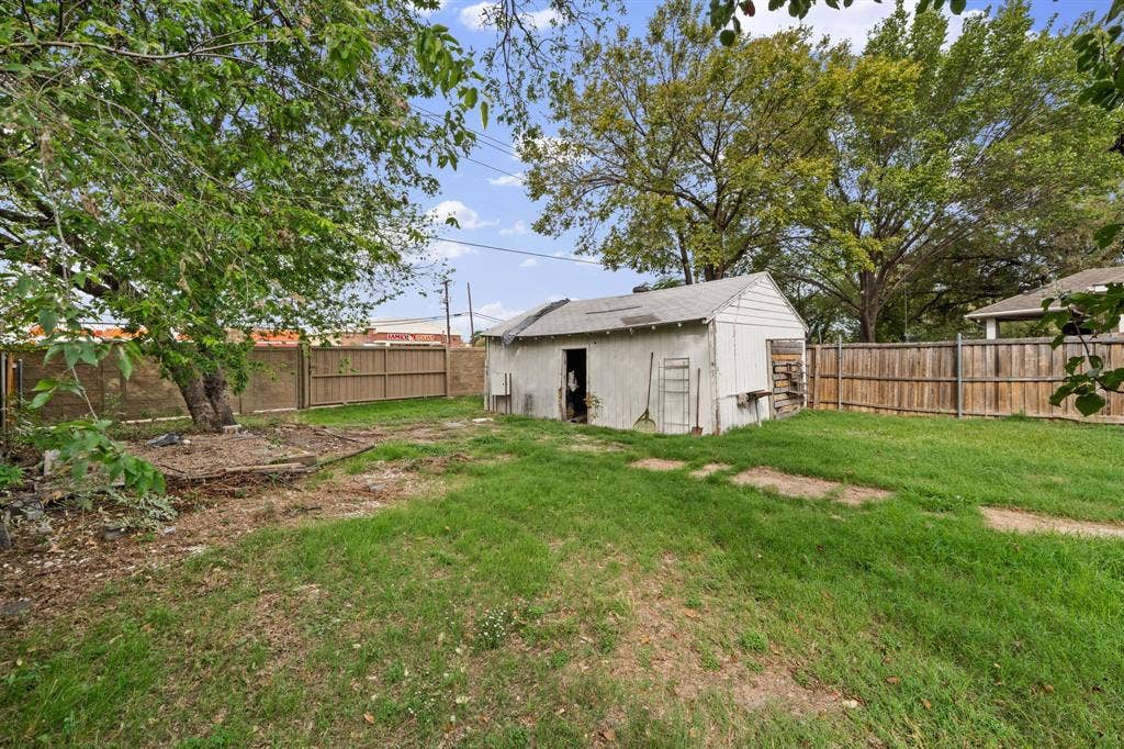 622 Shawnee Trace, Grand Prairie, TX 75051