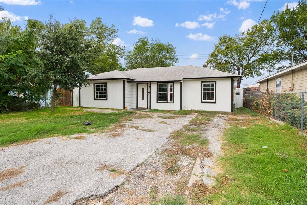622 Shawnee Trace, Grand Prairie, TX 75051