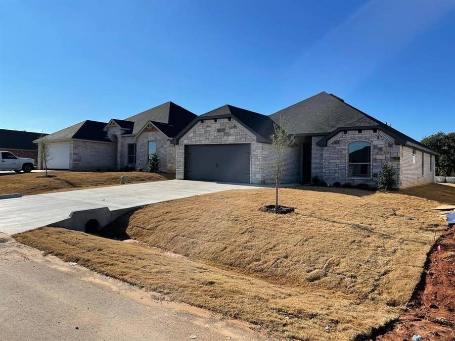 Property photo for 3314 Windcrest Drive, Granbury, TX