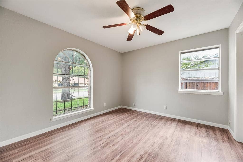300 S Cherry Lane, Granbury, TX 76048 300 S Cherry Lane, Granbury, TX 76048