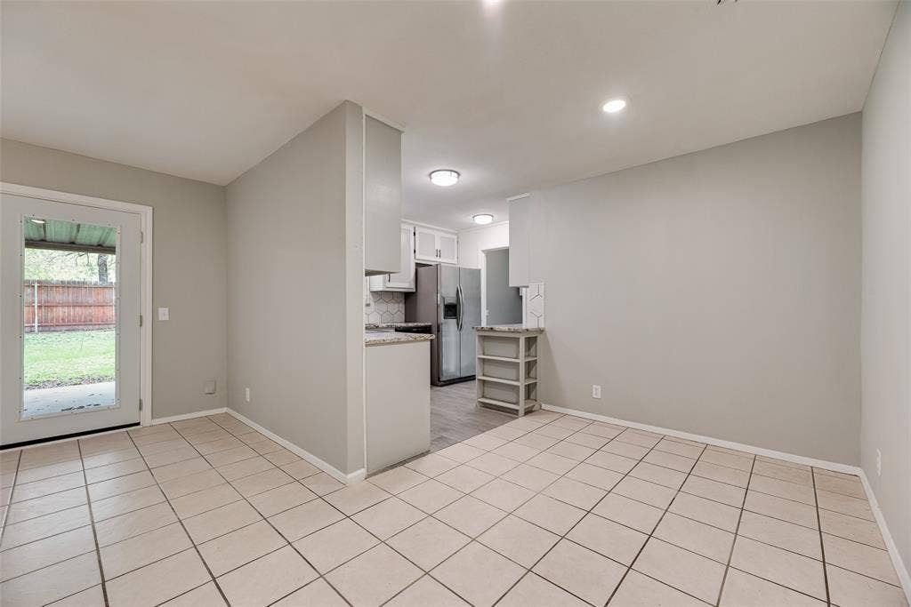 300 S Cherry Lane, Granbury, TX 76048 300 S Cherry Lane, Granbury, TX 76048