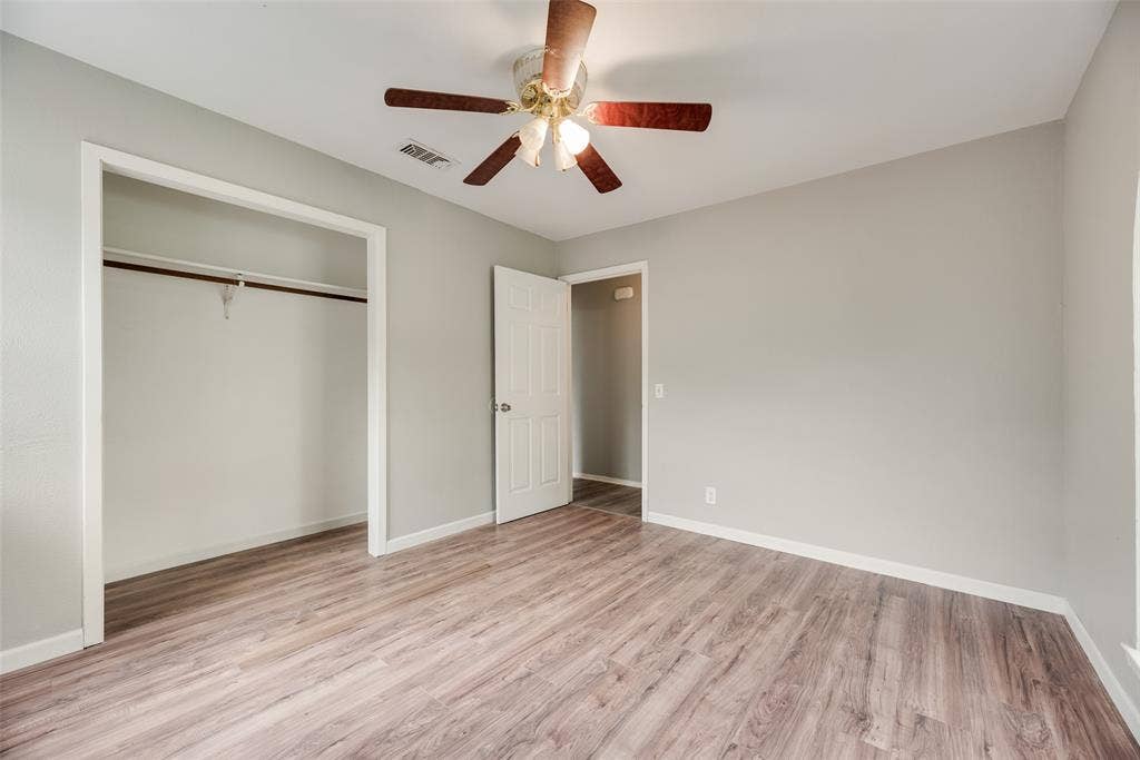 300 S Cherry Lane, Granbury, TX 76048 300 S Cherry Lane, Granbury, TX 76048