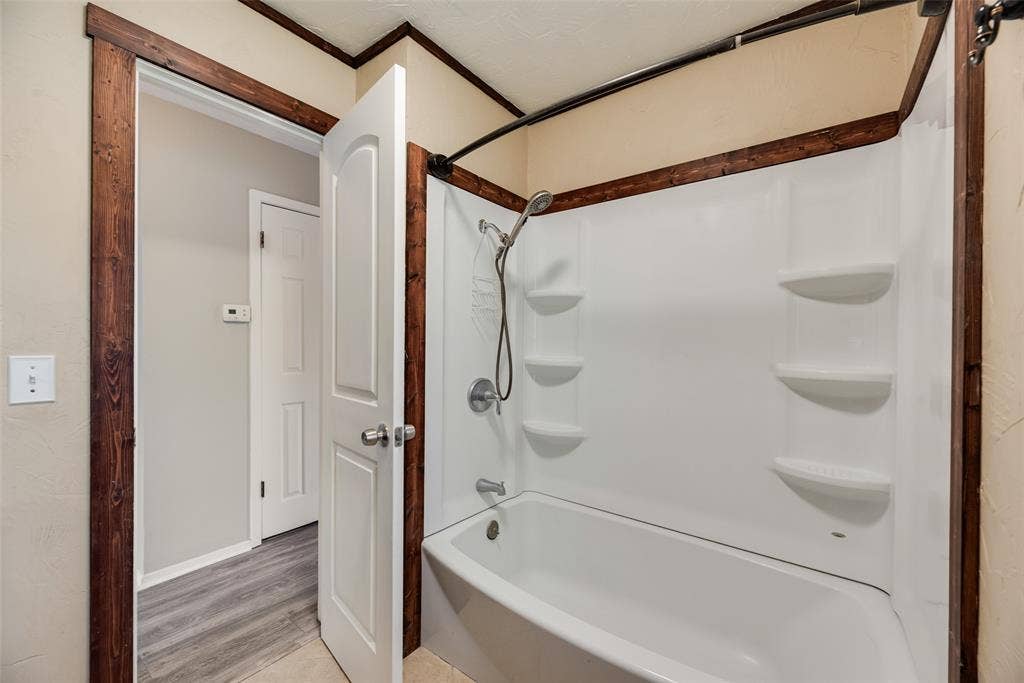 300 S Cherry Lane, Granbury, TX 76048 300 S Cherry Lane, Granbury, TX 76048