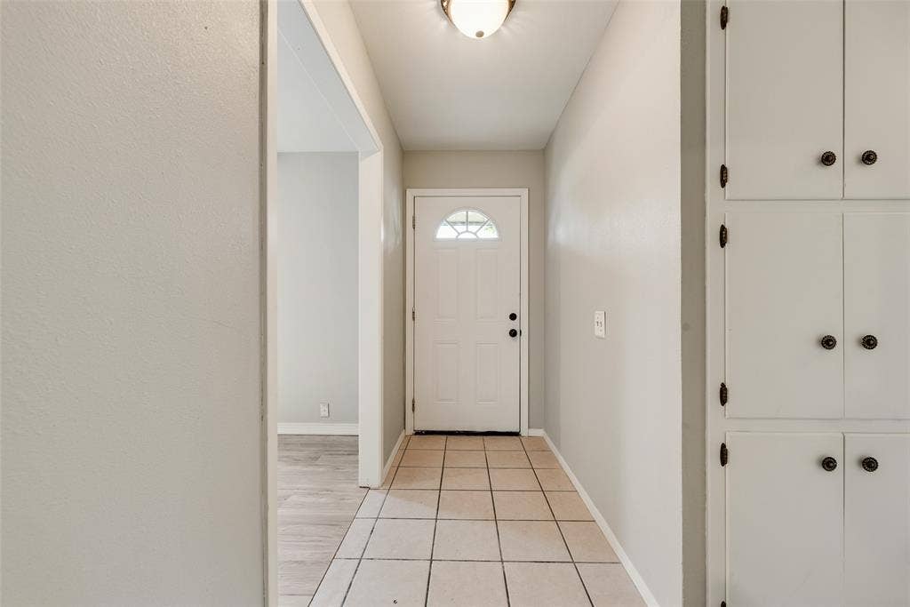 300 S Cherry Lane, Granbury, TX 76048 300 S Cherry Lane, Granbury, TX 76048