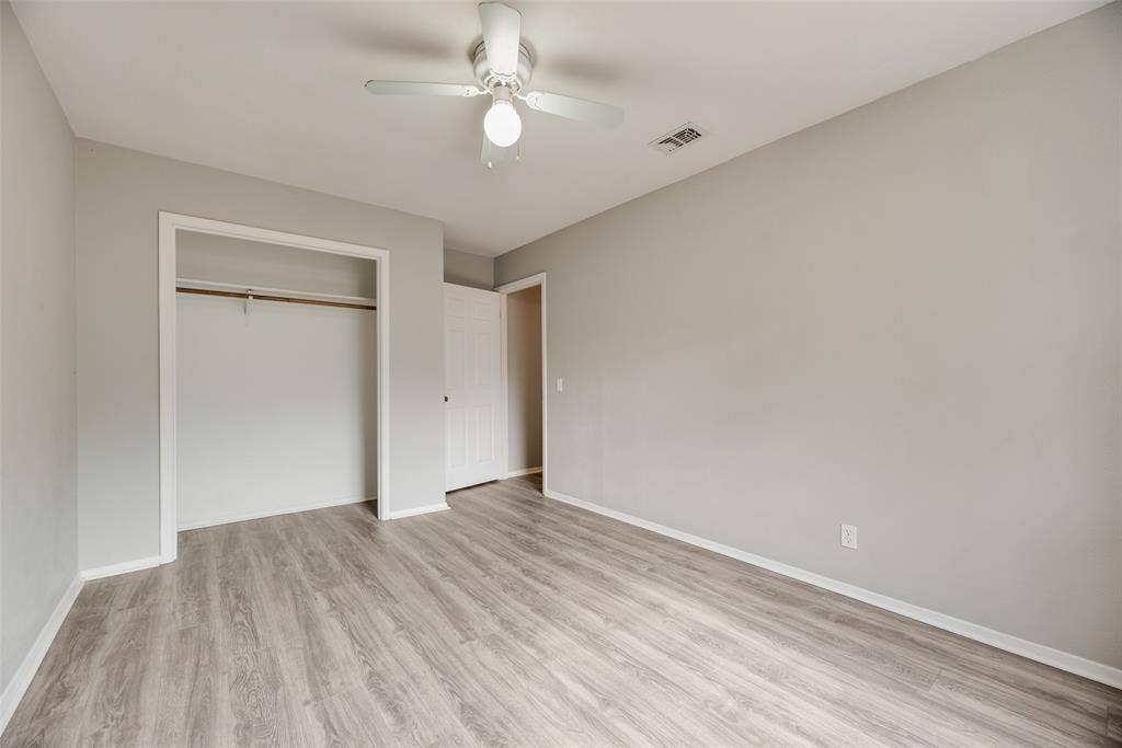300 S Cherry Lane, Granbury, TX 76048 300 S Cherry Lane, Granbury, TX 76048