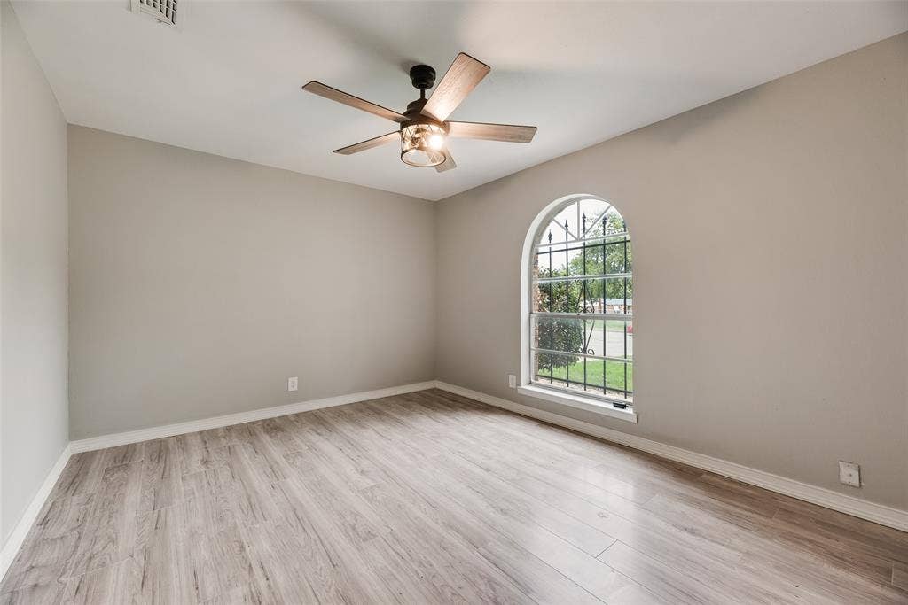 300 S Cherry Lane, Granbury, TX 76048 300 S Cherry Lane, Granbury, TX 76048