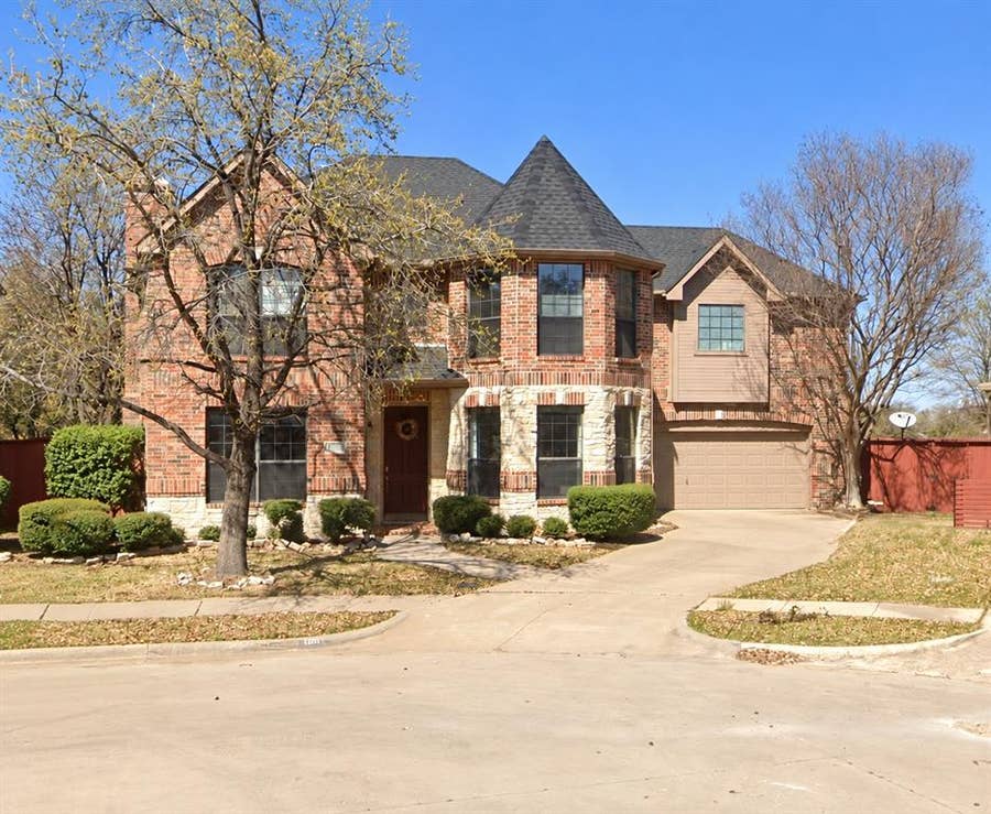 Property photo for 1081 Leisure Lane, Irving, TX