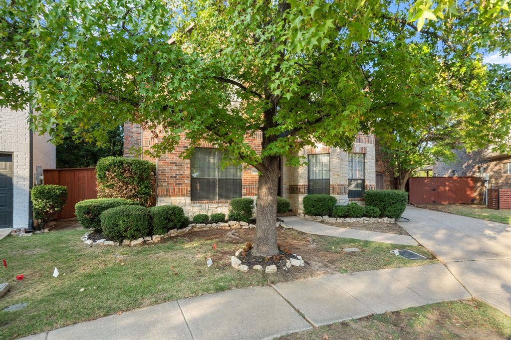 1081 Leisure Lane, Irving, TX 75063 1081 Leisure Lane, Irving, TX 75063