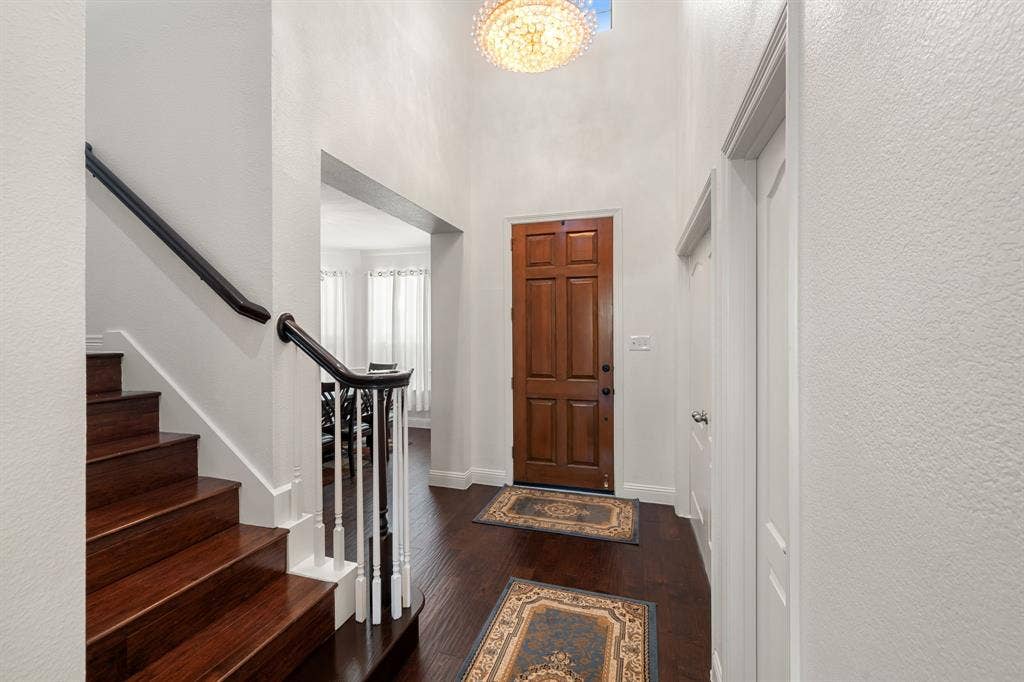 1081 Leisure Lane, Irving, TX 75063 1081 Leisure Lane, Irving, TX 75063