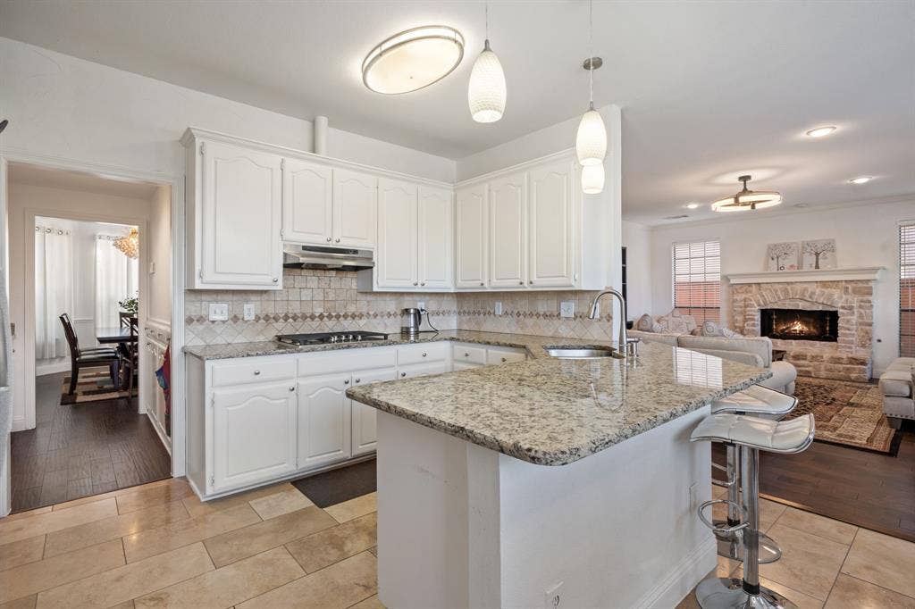 1081 Leisure Lane, Irving, TX 75063 1081 Leisure Lane, Irving, TX 75063