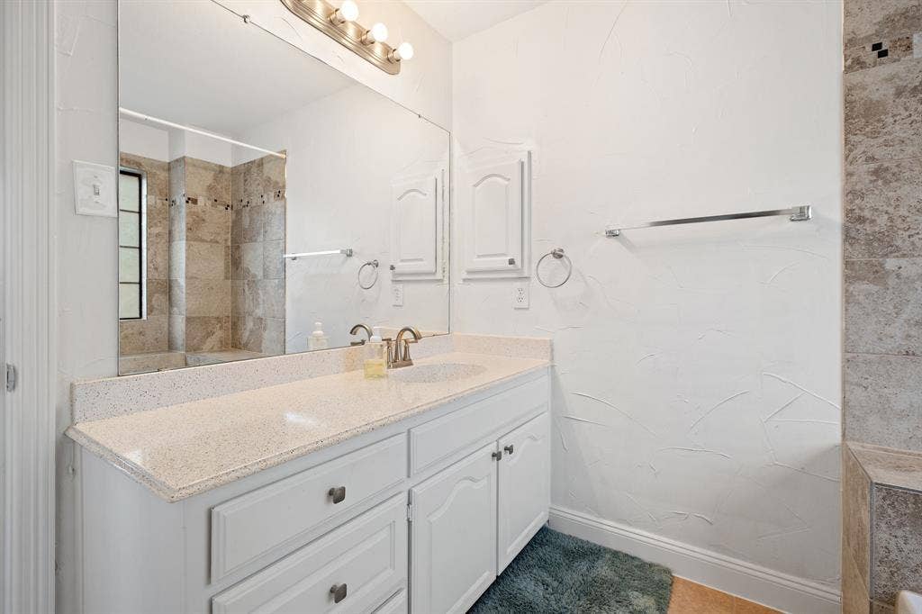 1081 Leisure Lane, Irving, TX 75063 1081 Leisure Lane, Irving, TX 75063