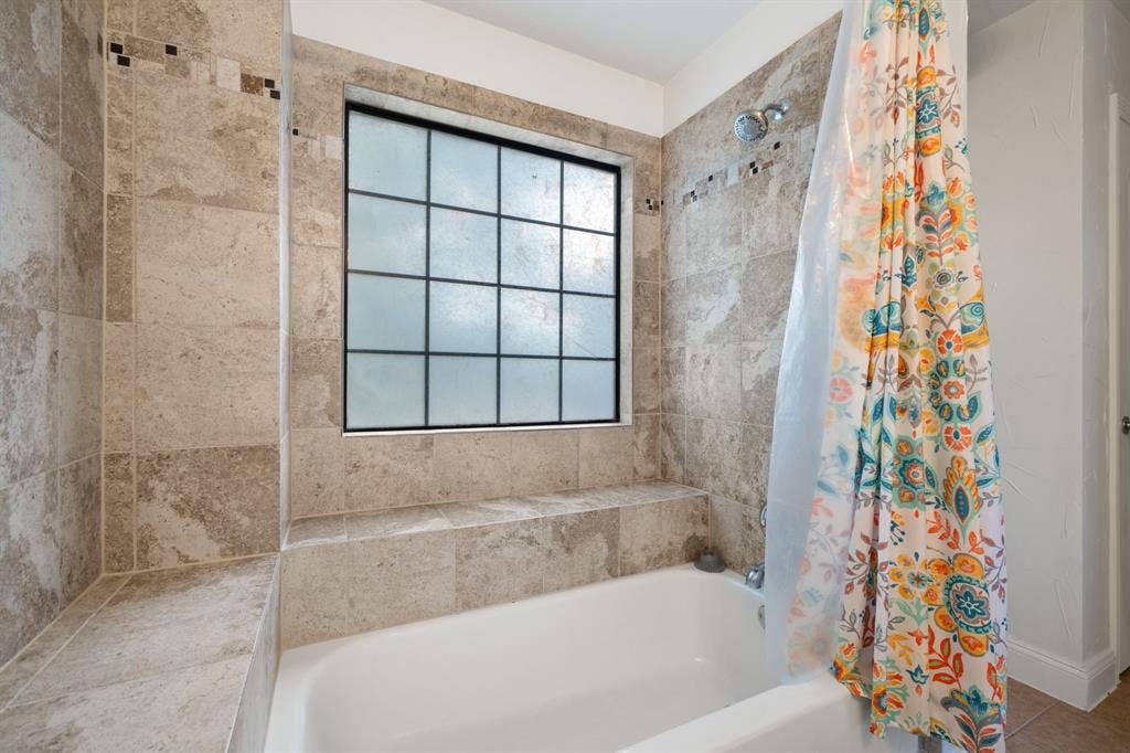 1081 Leisure Lane, Irving, TX 75063 1081 Leisure Lane, Irving, TX 75063