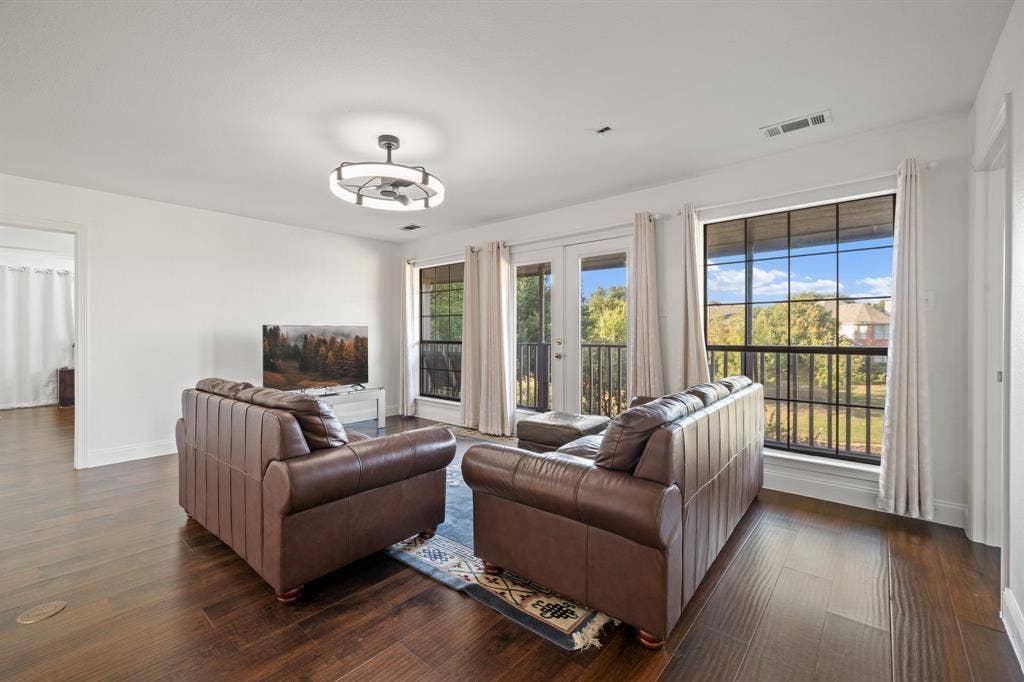 1081 Leisure Lane, Irving, TX 75063 1081 Leisure Lane, Irving, TX 75063