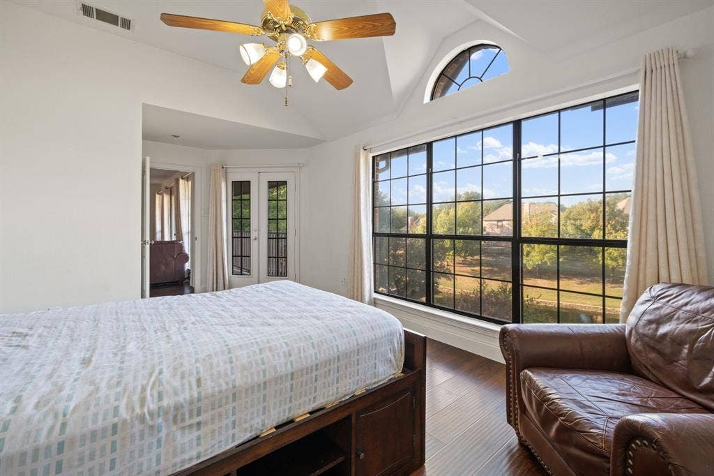 1081 Leisure Lane, Irving, TX 75063 1081 Leisure Lane, Irving, TX 75063