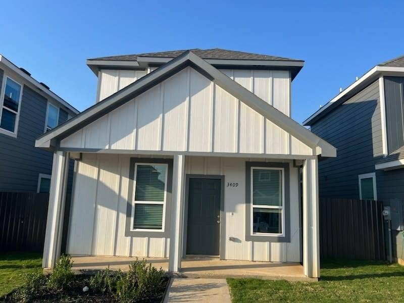 Property photo for 3419 Valley Vista Drive, Fort Worth, TX