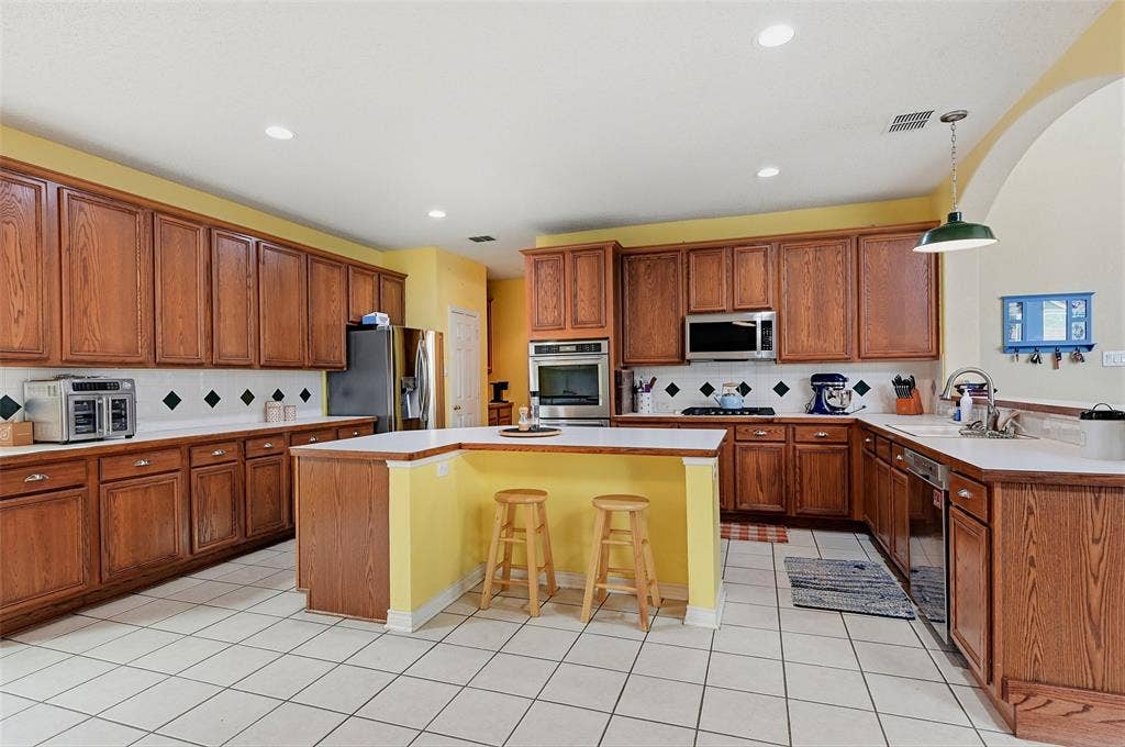 Large eat in kitchen