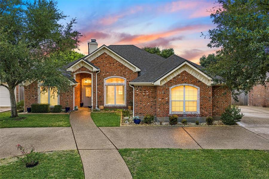Property photo for 708 Wind Hill, Hewitt, TX