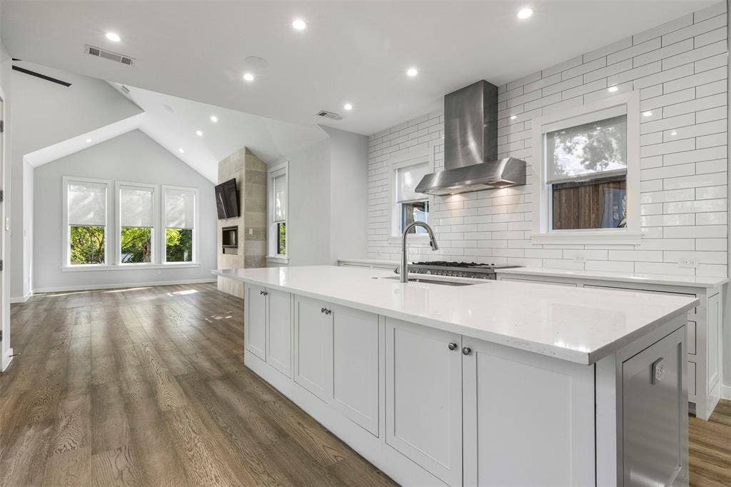 1211 Woodlawn Avenue, Dallas, TX 75208 1211 Woodlawn Avenue, Dallas, TX 75208