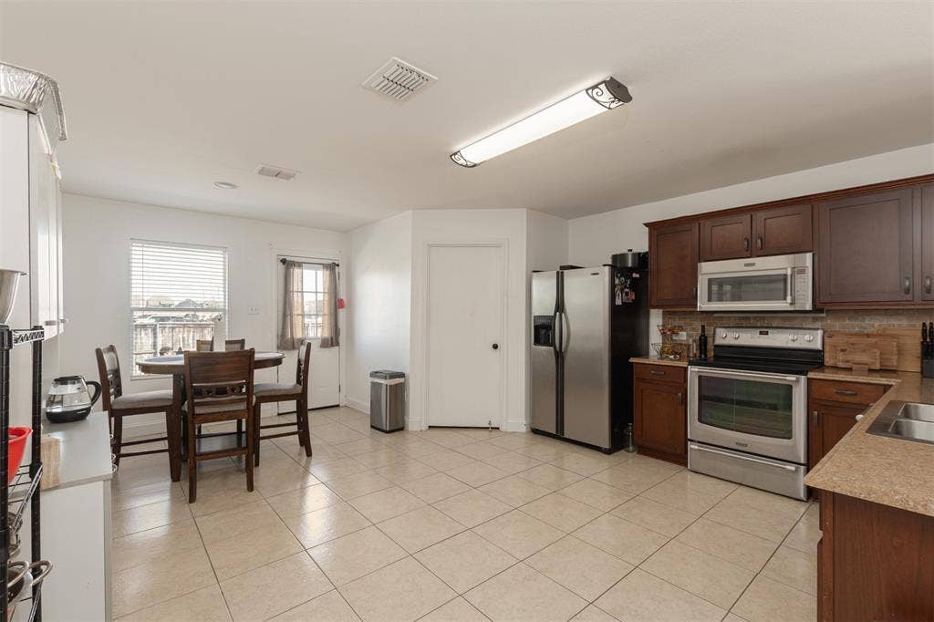 2704 Spencer Circle, Royse City, TX 75189 2704 Spencer Circle, Royse City, TX 75189