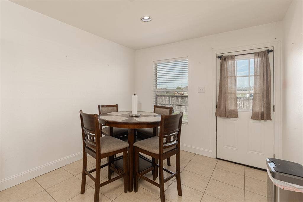 2704 Spencer Circle, Royse City, TX 75189 2704 Spencer Circle, Royse City, TX 75189