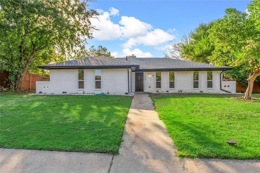 Property photo for 2405 Roundrock Trail, Plano, TX